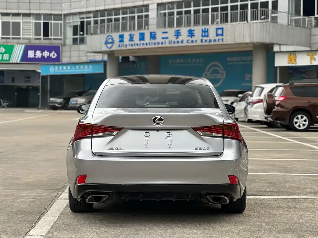 Lexus IS 2017 300 F SPORT Edition купить на сайте DeffCars