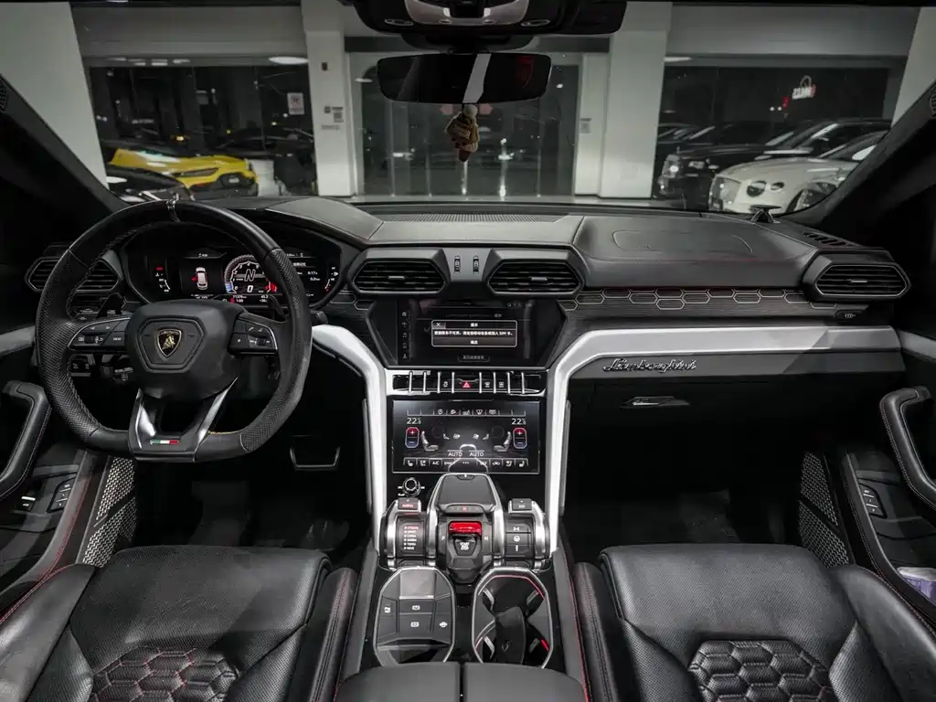 Urus 2018 4.0T V8 купить на сайте DeffCars