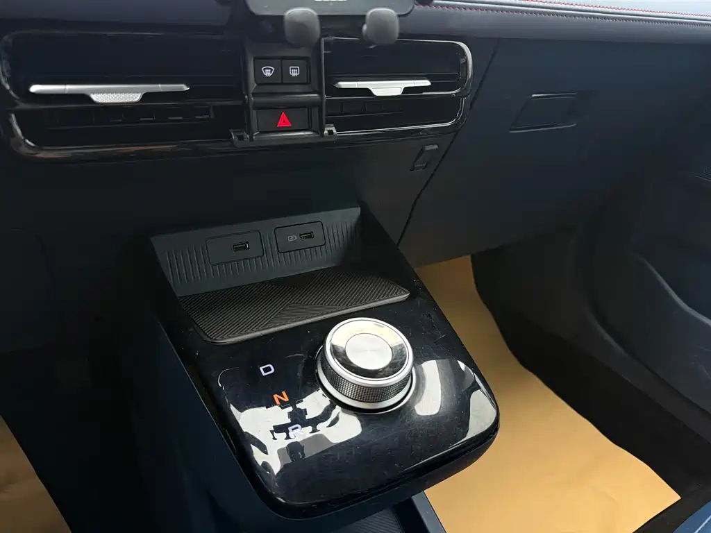 Geely Geometry E Firefly 2022 Model 320KM Smart Tiger 4 Seats купить на сайте DeffCars