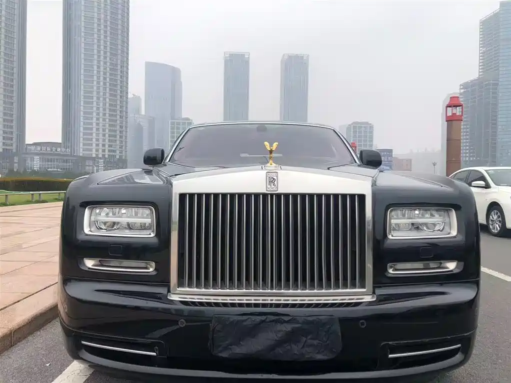 Phantom 2013 6.7L Standard Edition купить на сайте DeffCars