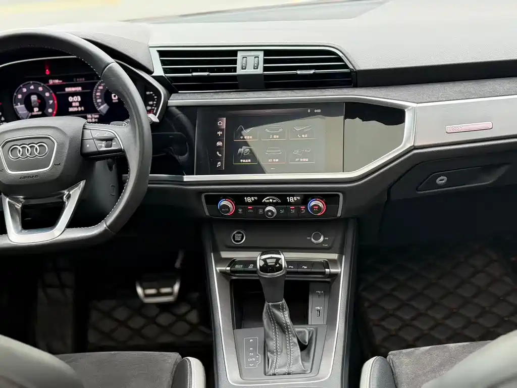 Audi Q3 2020 40 TFSI Fashionable and Dynamic купить на сайте DeffCars