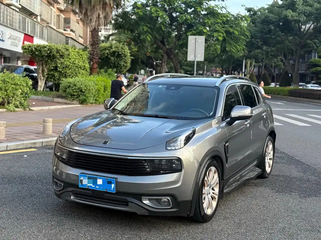 Lynk & Co 01 2017 2.0T two-wheel drive Pro version купить на сайте DeffCars