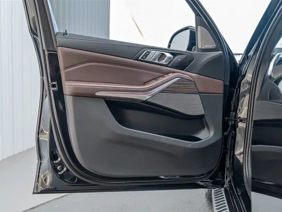 BMW X5 2022 facelift xDrive 40Li M sports package купить на сайте DeffCars