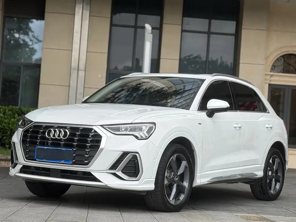 Audi Q3 2021 35 TFSI stylish and dynamic купить на сайте DeffCars