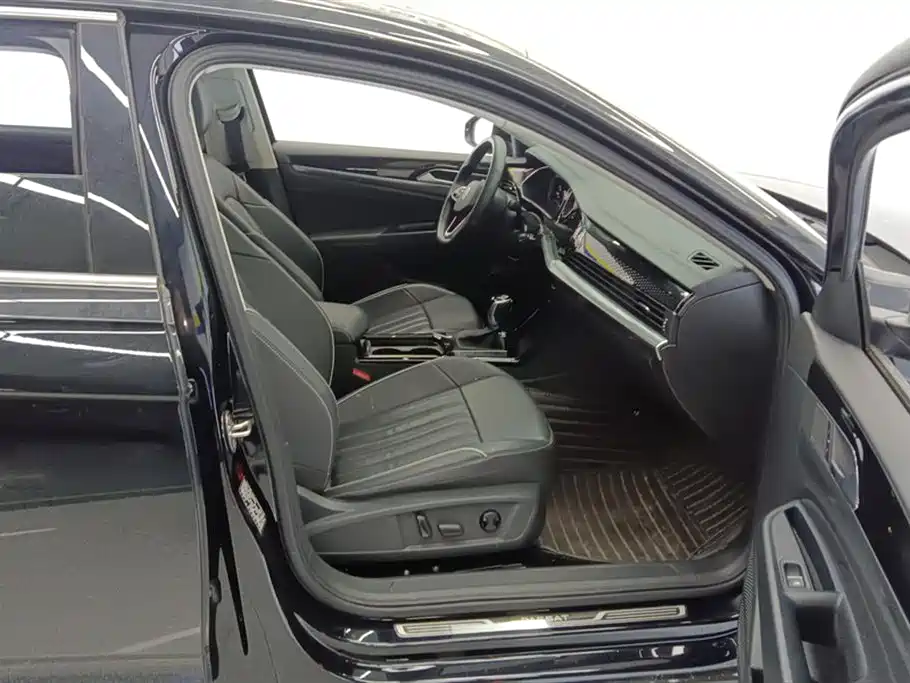 Passat 2023 facelift 330TSI Star Elite Edition купить на сайте DeffCars