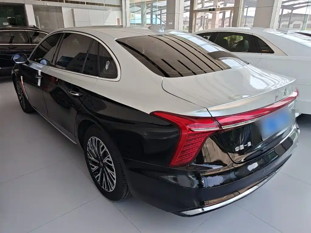 Hongqi H5 2024 2.0T Automatic Zhilianqichang Edition купить на сайте DeffCars