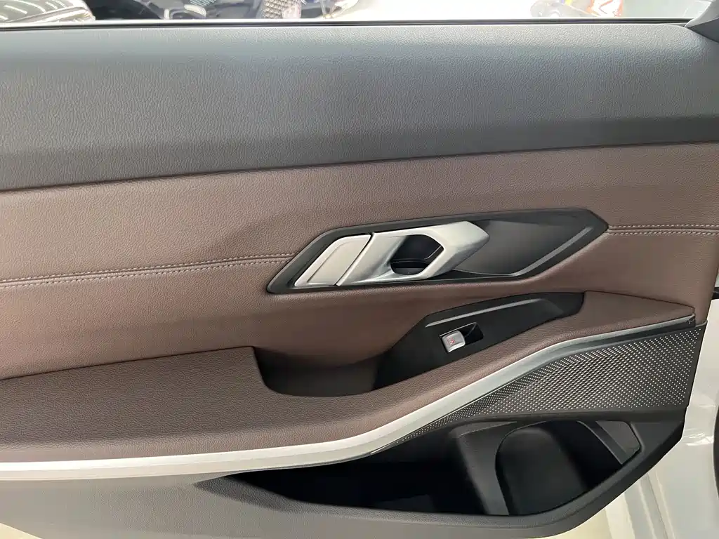 BMW 3 Series 2024 320Li M Sports Package купить на сайте DeffCars