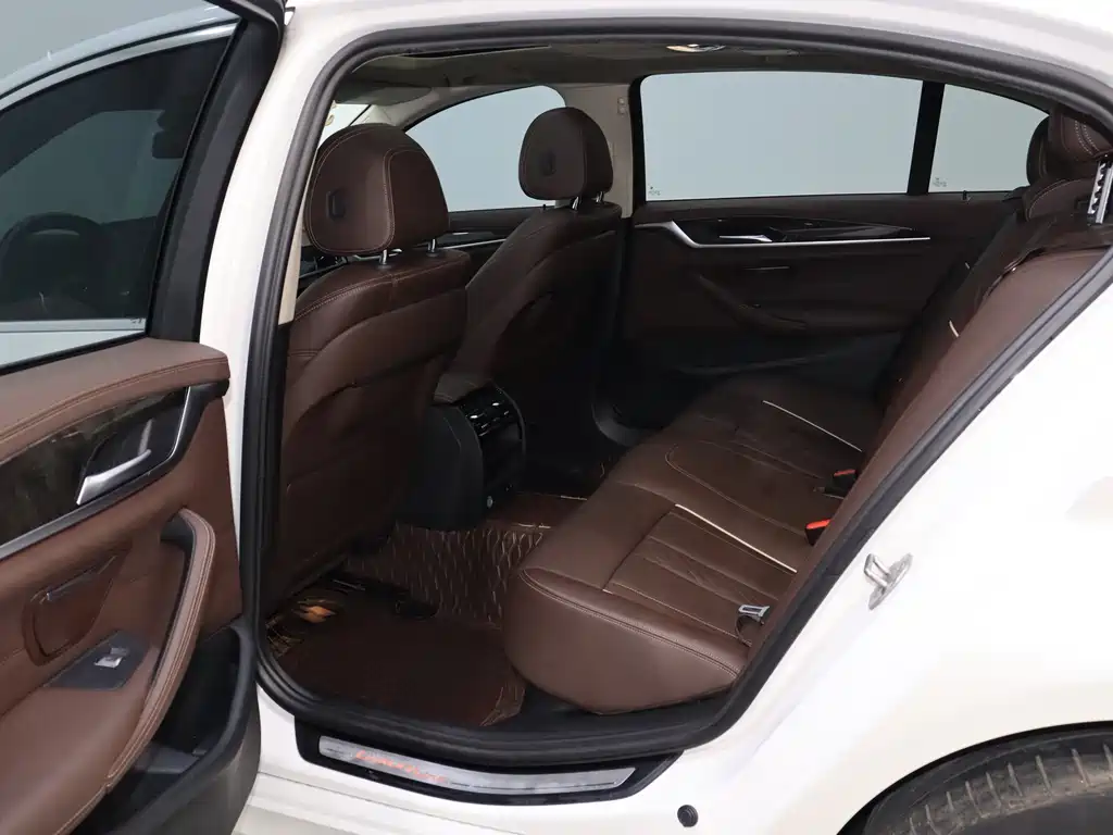 BMW 5 Series 2021 facelift 525Li luxury package купить на сайте DeffCars