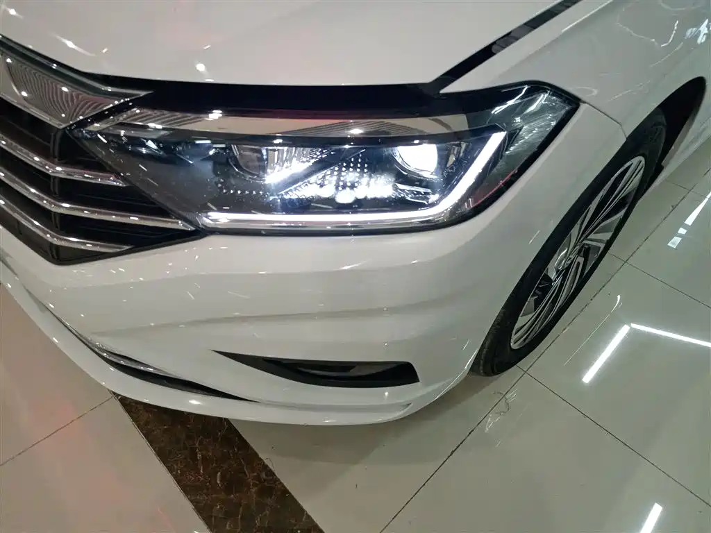Sagitar 2022 280TSI DSG Flyover Edition купить на сайте DeffCars