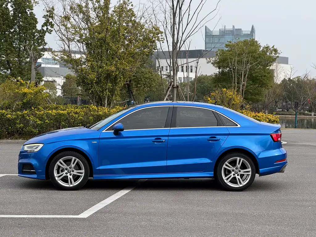 Audi A3 2020 Limousine 35 TFSI Fashion Type National V купить на сайте DeffCars