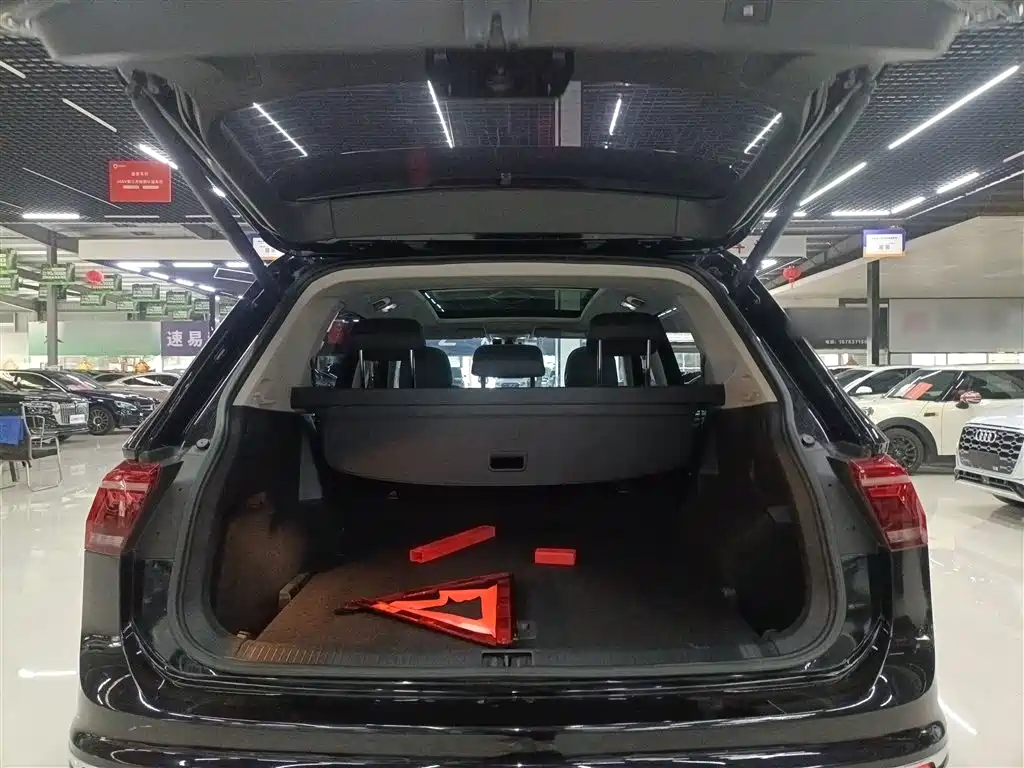 Tiguan L 2022 330TSI automatic two-wheel drive R-Line version купить на сайте DeffCars