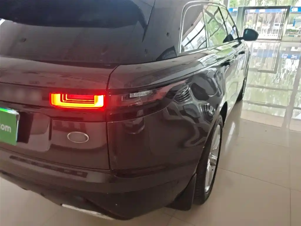 Range Rover Velar 2022 250PS Glitter Gold Collector’s Edition купить на сайте DeffCars