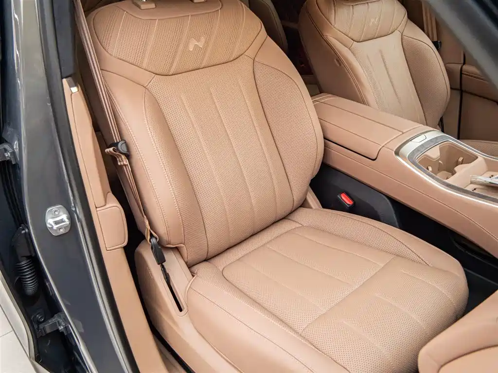 Ledo L90 2025 Pro six-seater version купить на сайте DeffCars