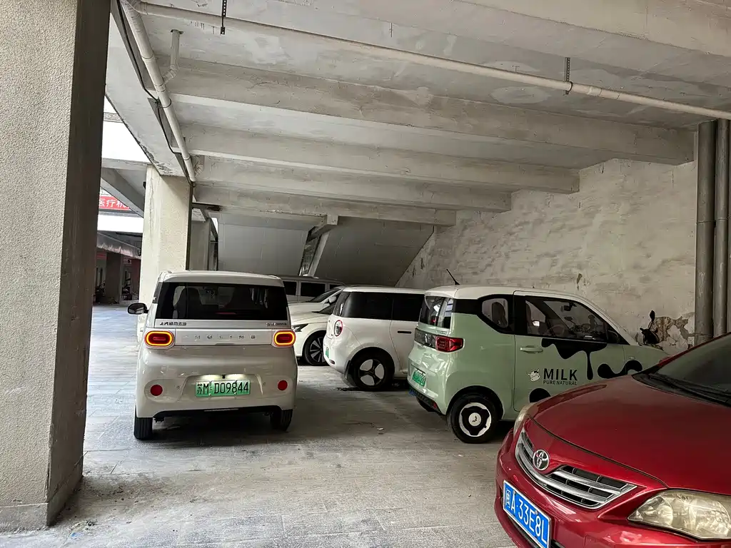 Hongguang MINIEV 2024 third generation 215km youth version купить на сайте DeffCars