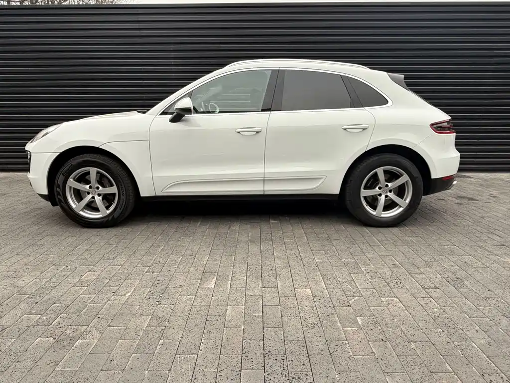 Macan 2017 Macan 2.0T купить на сайте DeffCars