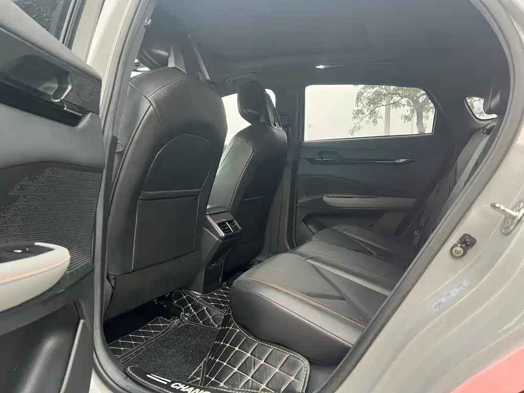 Changan UNI-V 2022 1.5T premium model купить на сайте DeffCars