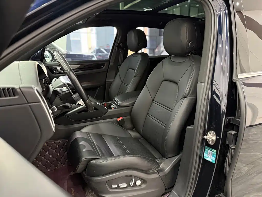 Cayenne New Energy 2020 Cayenne E-Hybrid 2.0T купить на сайте DeffCars