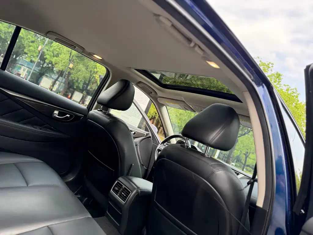 Infiniti Q50L 2018 2.0T Comfort Edition National VI купить на сайте DeffCars