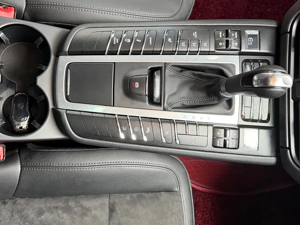 Macan 2022 Macan 2.0T купить на сайте DeffCars
