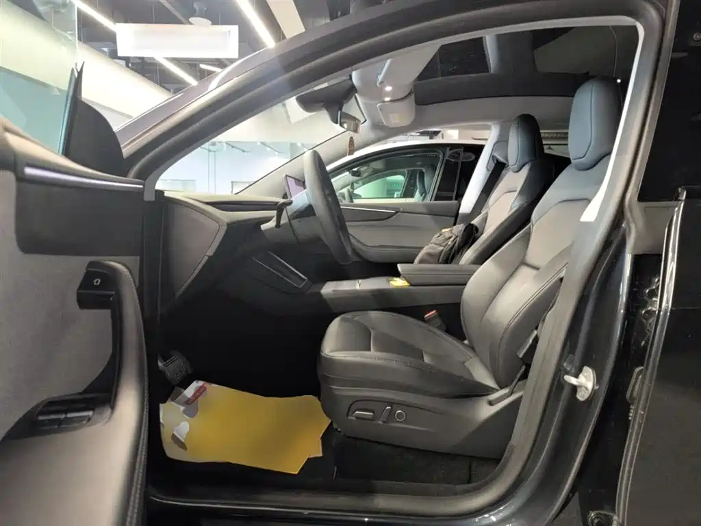 Model Y 2025 rear-wheel drive version купить на сайте DeffCars