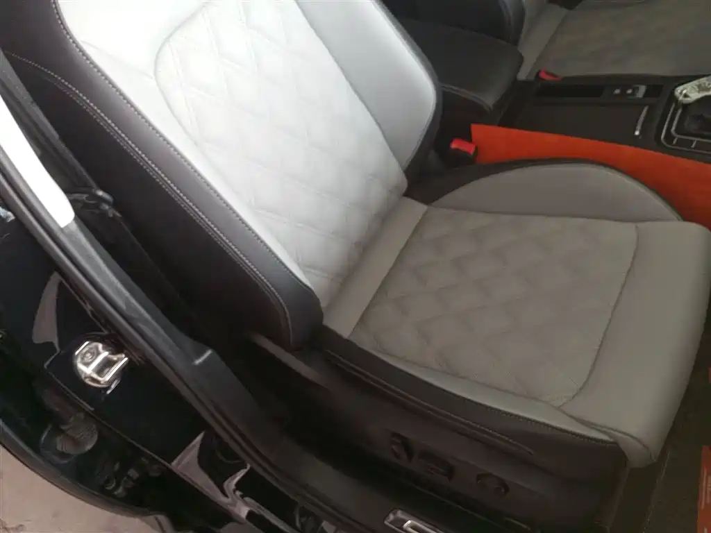 Magotan 2023 2 million commemorative edition 330TSI DSG leading model купить на сайте DeffCars