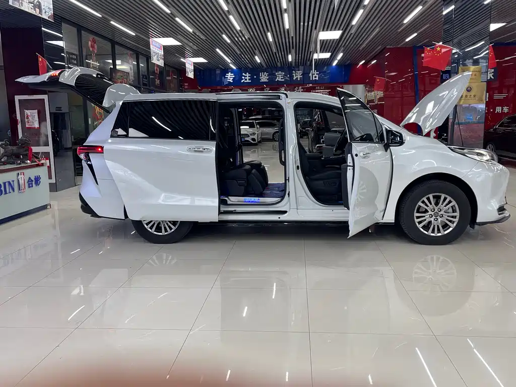 SIENNA 2021 2.5L Hybrid Premium Edition купить на сайте DeffCars