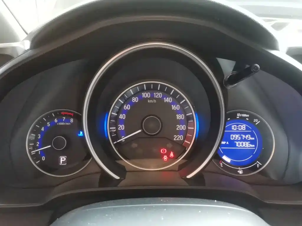 Fit 2014 1.5L SE CVT fashion model купить на сайте DeffCars