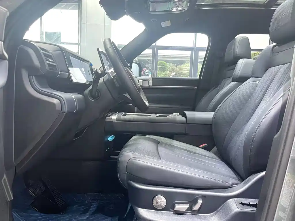 Titanium 7 2025 190KM four-wheel drive Ultra version купить на сайте DeffCars