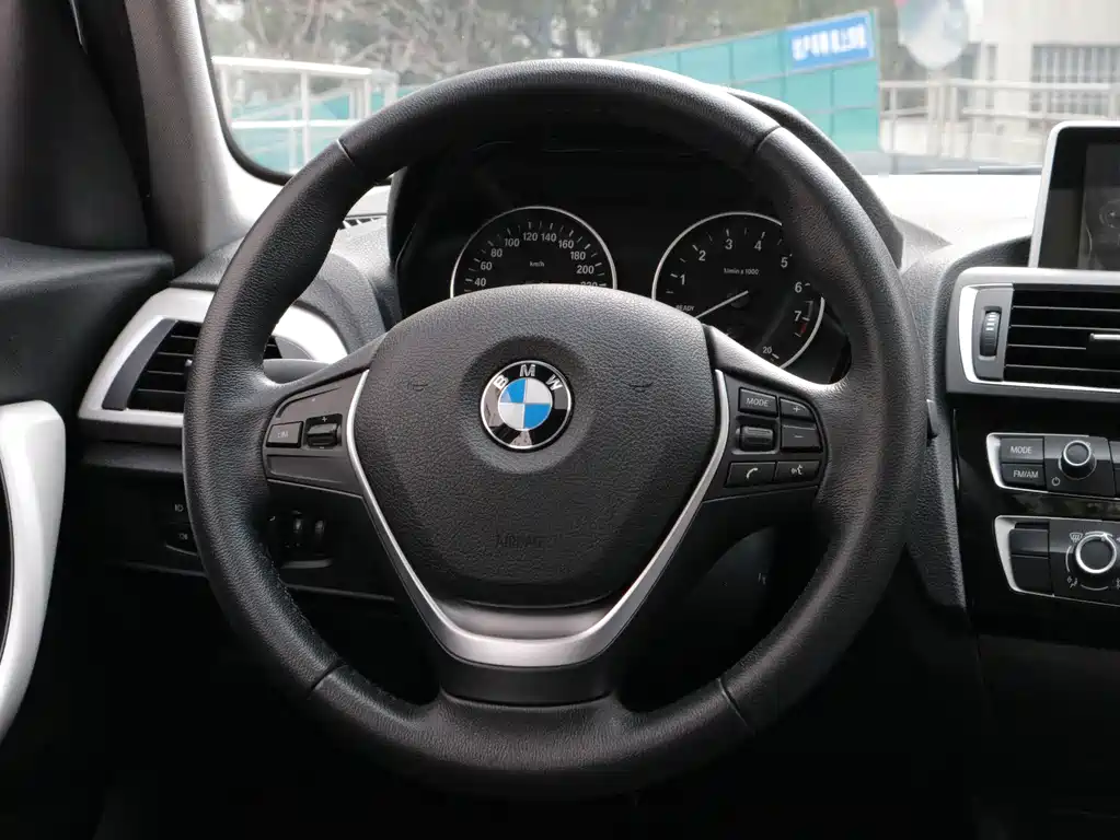 BMW 1 Series 2017 118i Sports купить на сайте DeffCars