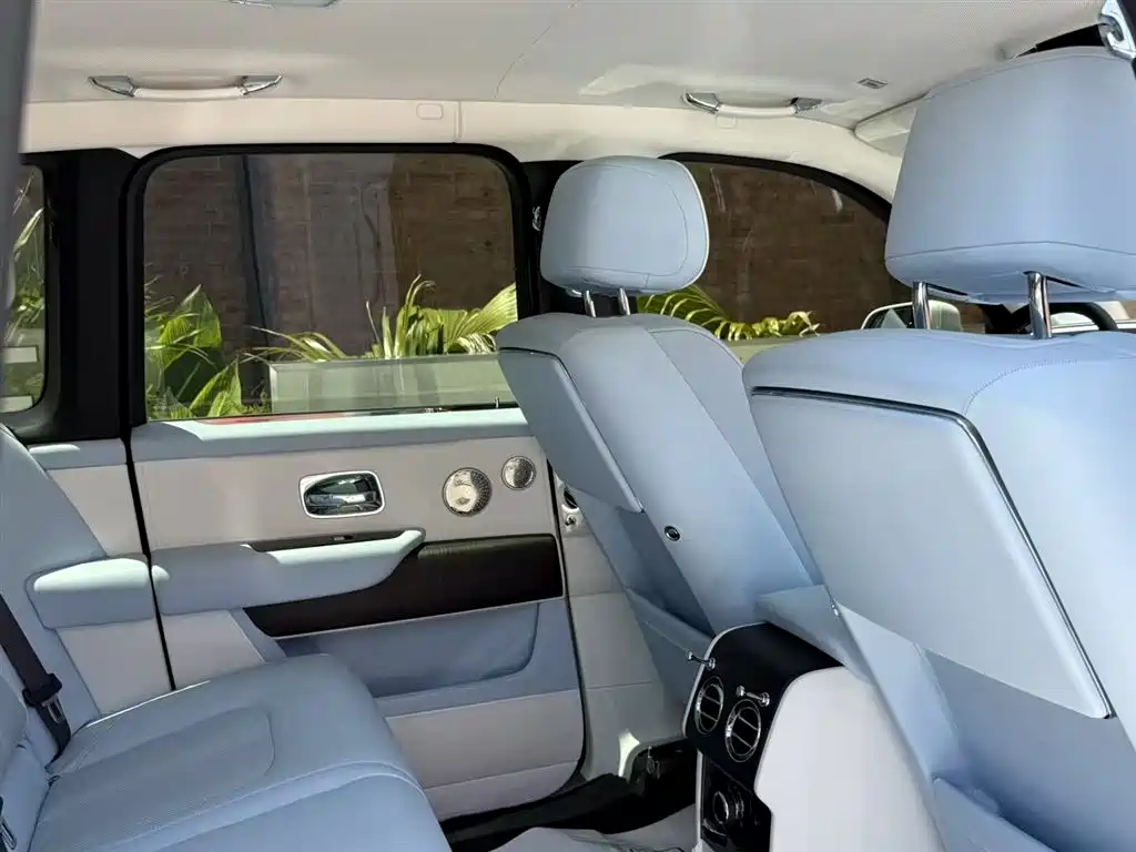 Cullinan 2018 five-seater version купить на сайте DeffCars