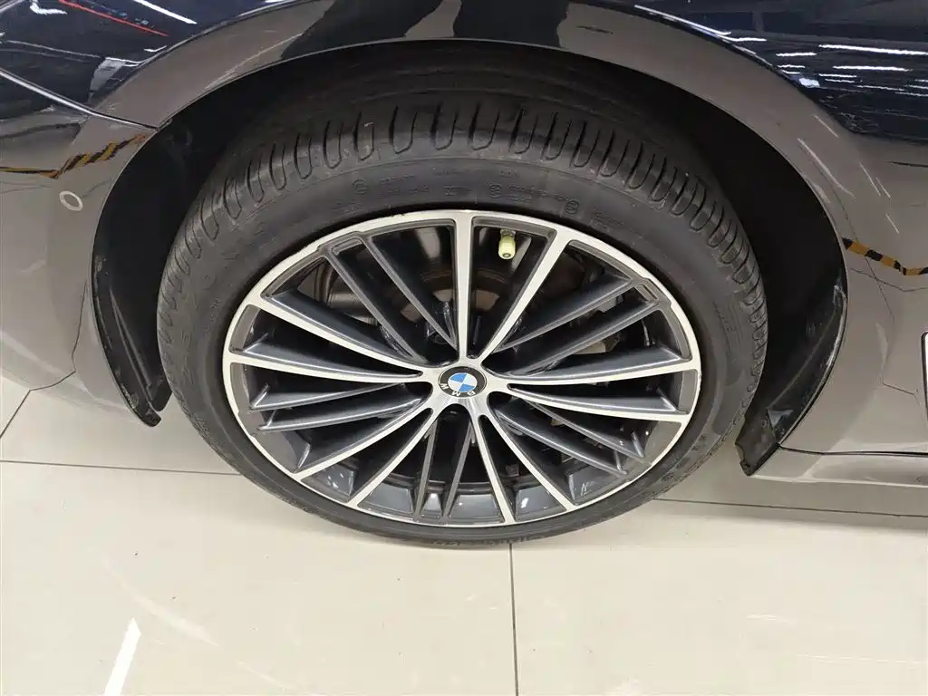 BMW 5 Series 2022 facelift 530Li leading M sports package купить на сайте DeffCars