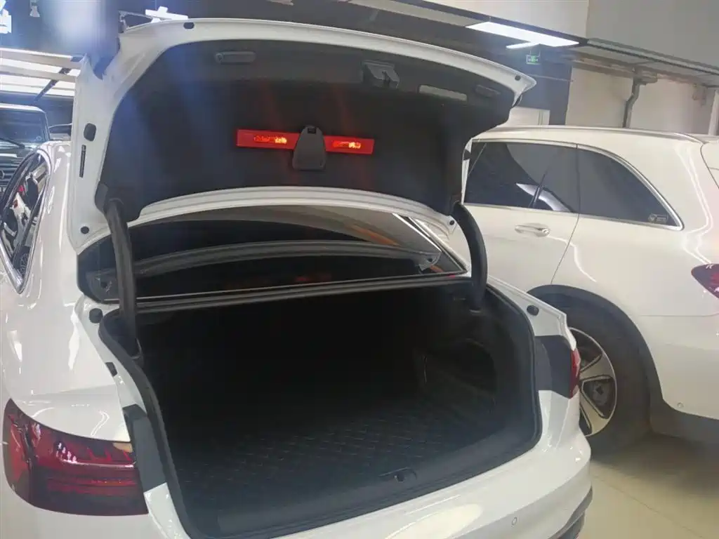Audi A4L 2024 40 TFSI Fashionable and Dynamic купить на сайте DeffCars