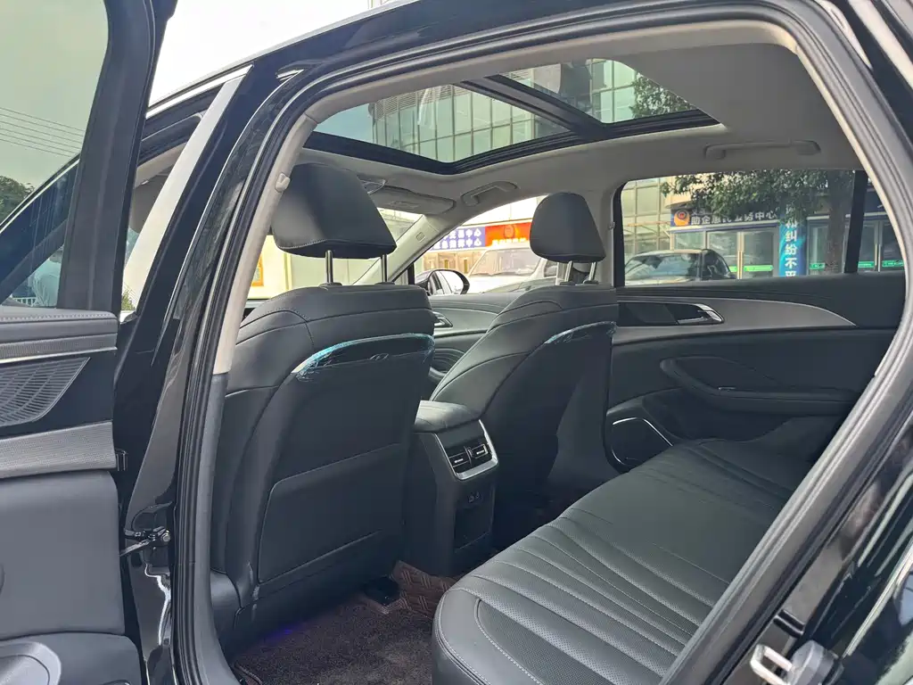 Red Flag Hongqi H5 2024 1.5T DCT Zhilian Rhyme Edition купить на сайте DeffCars