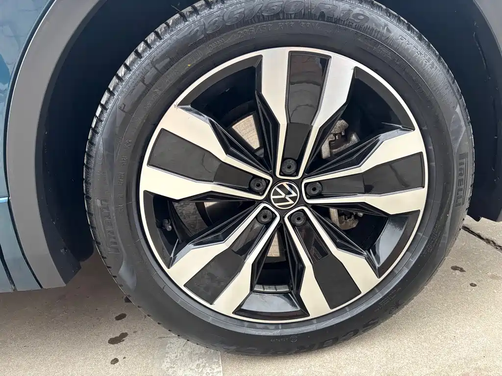 Tiguan L 2023 330TSI automatic two-wheel drive R-Line version купить на сайте DeffCars