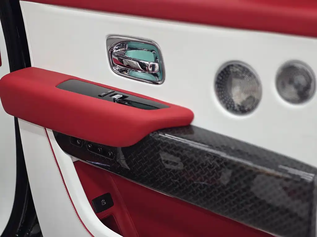 Cullinan 2018 four-seat version купить на сайте DeffCars