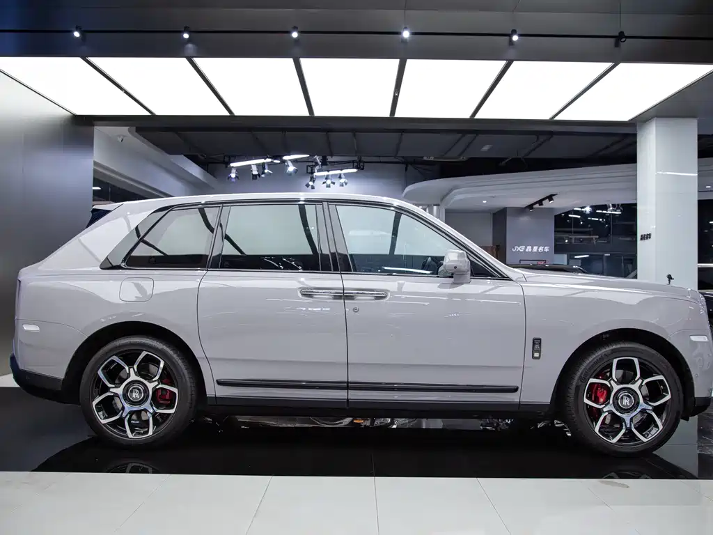 Cullinan 2020 Black Badge купить на сайте DeffCars