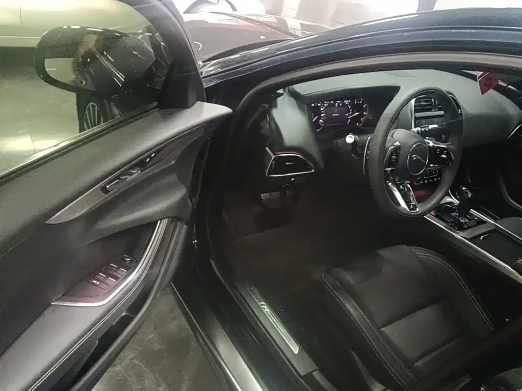 Jaguar XEL 2021 2.0T 200PS R-DYNAMIC Youth Sports Edition купить на сайте DeffCars