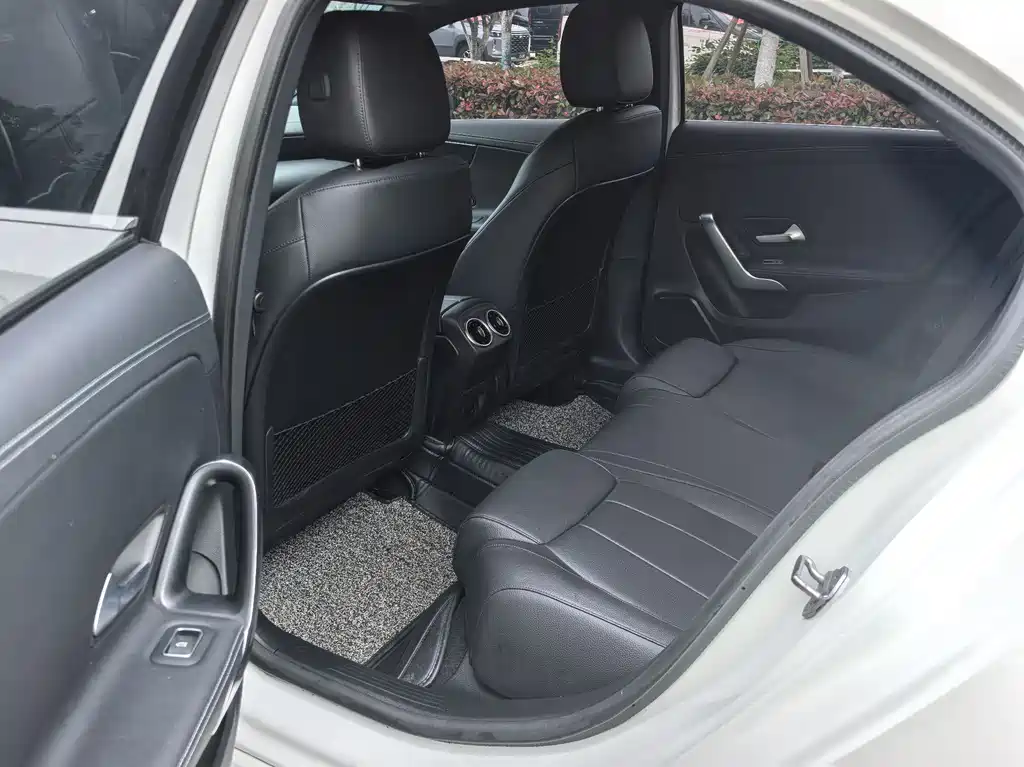 Mercedes-Benz A-Class 2023 A 200 L Dynamic купить на сайте DeffCars