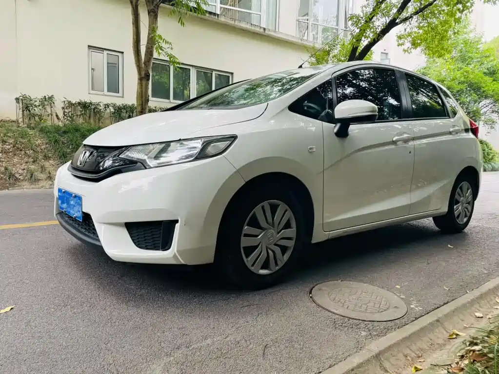 Fit 2014 1.5L LX CVT comfort model купить на сайте DeffCars