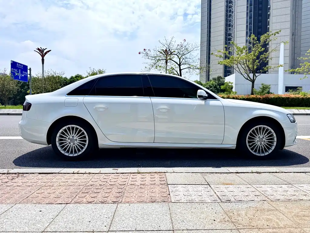 Audi A4L 2015 35 TFSI automatic comfort type купить на сайте DeffCars