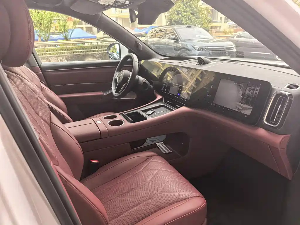 Wenjie M8 2025 extended range Ultra version 53.4kWh 6-seat version 192-line lidar) купить на сайте DeffCars