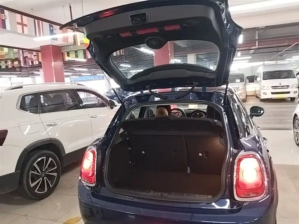 MINI 2016 1.5T COOPER five-door version купить на сайте DeffCars
