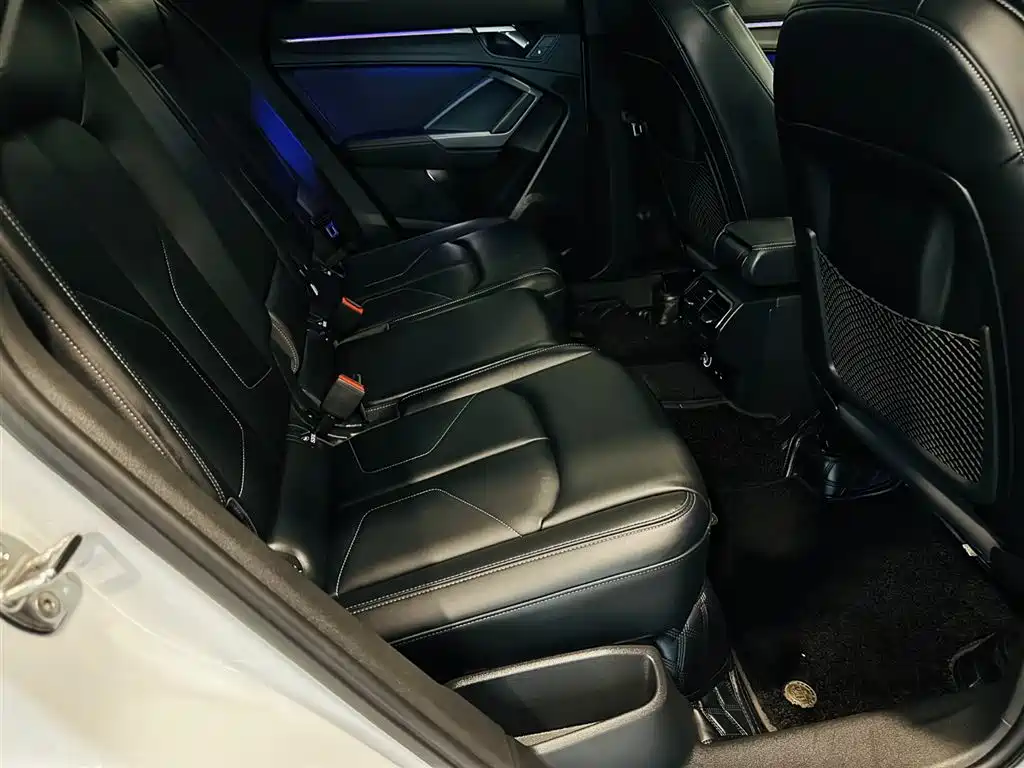 Audi Q3 2024 35 TFSI Enterprising and Elegant Model купить на сайте DeffCars