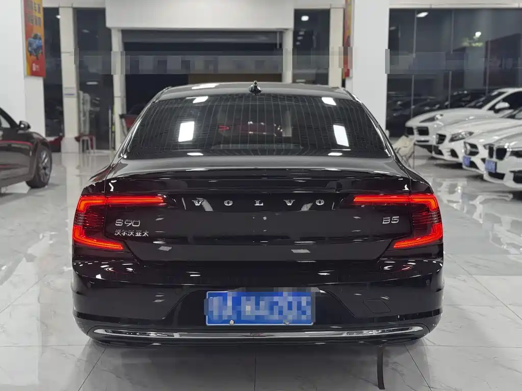 Volvo S90 2022 B5 Zhiyi Luxury Edition купить на сайте DeffCars