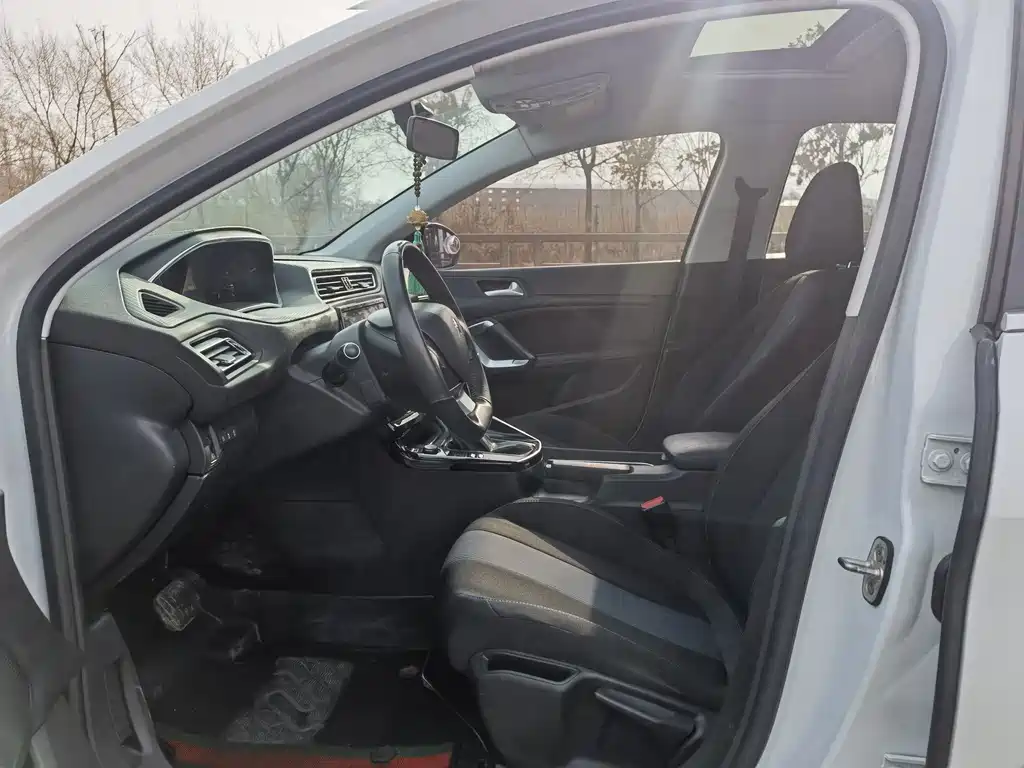 Peugeot 308 2018 1.6L automatic luxury version купить на сайте DeffCars