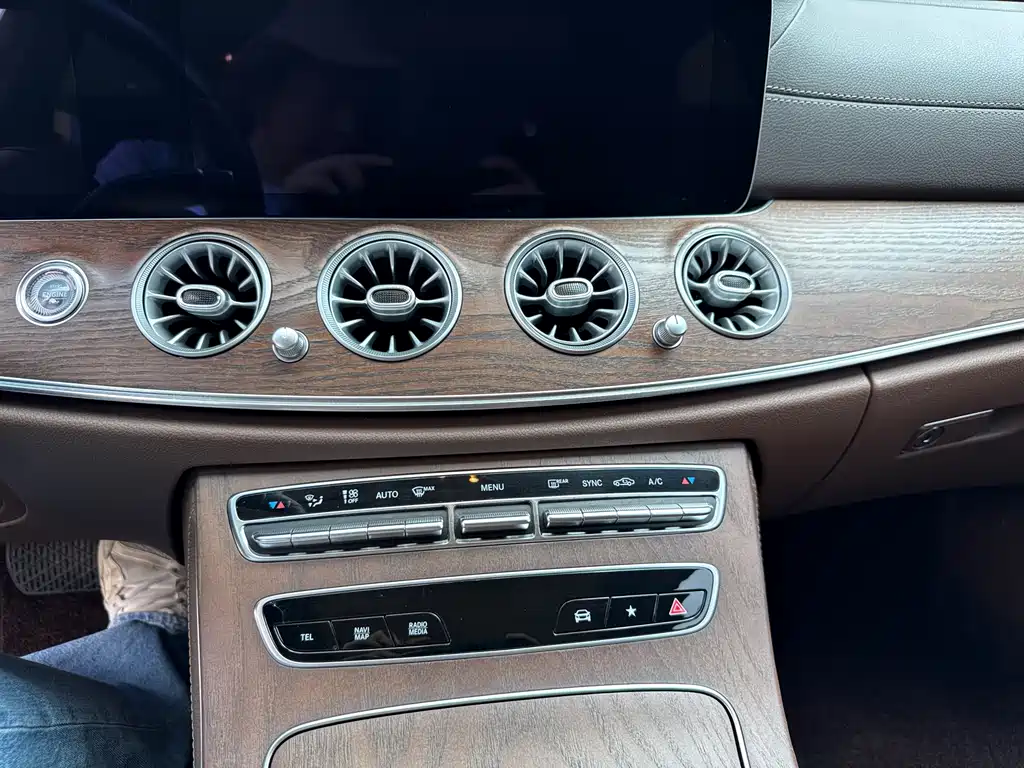 Mercedes-Benz E-Class 2022 E 260 L купить на сайте DeffCars
