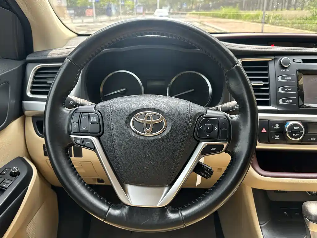 Highlander 2015 2.0T two-wheel drive luxury version 7 seats купить на сайте DeffCars