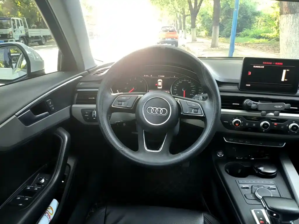 Audi A4L 2018 30th Anniversary Model 40 TFSI Enterprising купить на сайте DeffCars