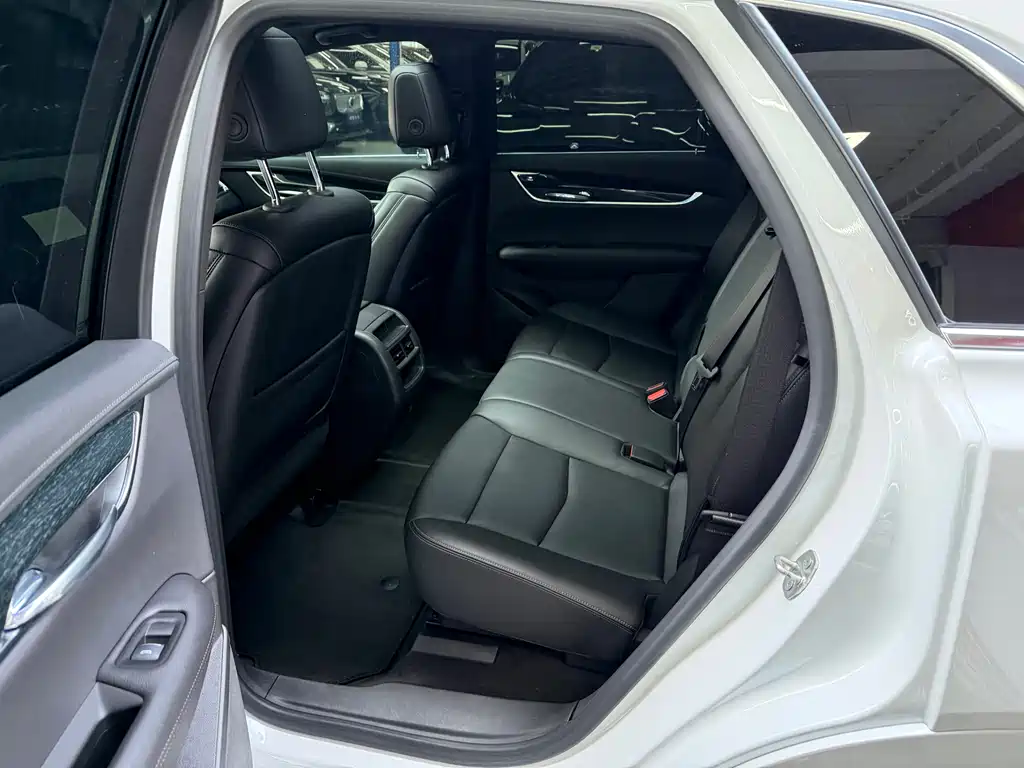Cadillac XT5 2021 2.0T two-wheel drive luxury model купить на сайте DeffCars