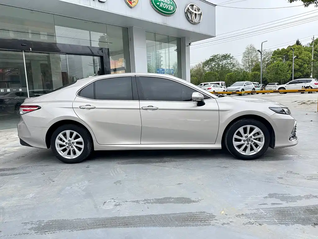 Camry 2021 2.0G Deluxe Edition купить на сайте DeffCars